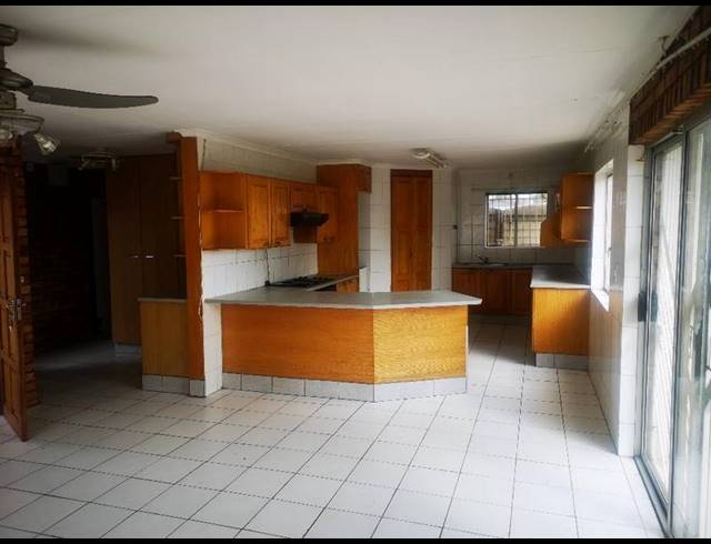 2 BEDROOM PROPERTY TO RENT IN BIRCH ACRES